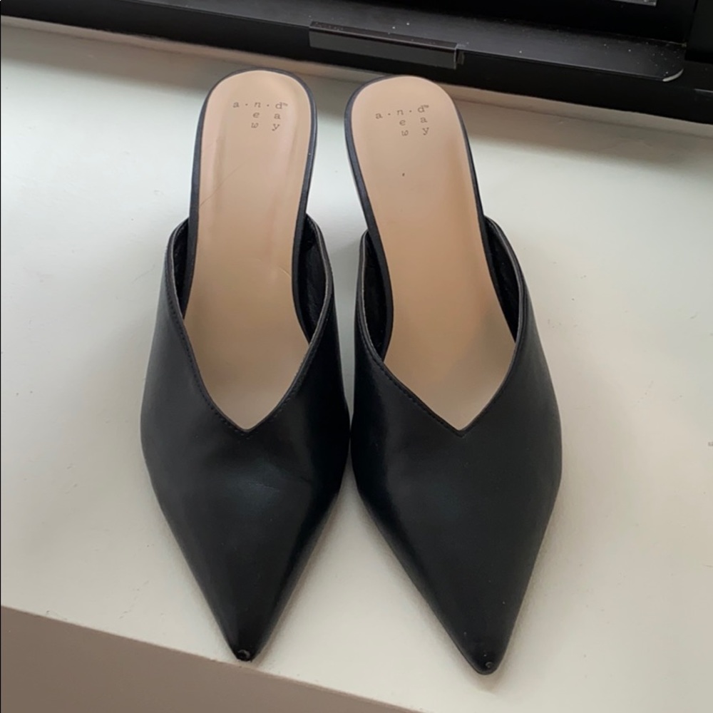 Black pump slides